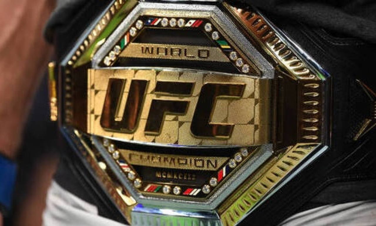 Чемпион UFC получил плохие новости