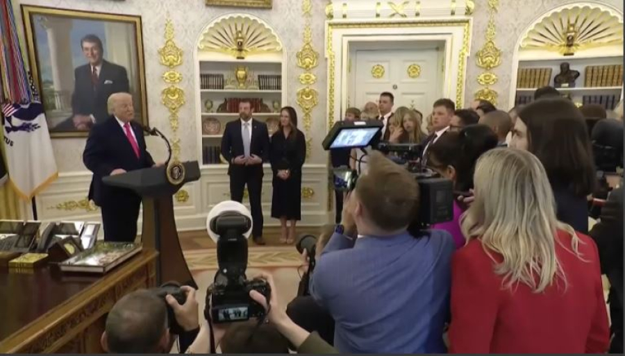 Д.Трампты қолдаушылар азайды 