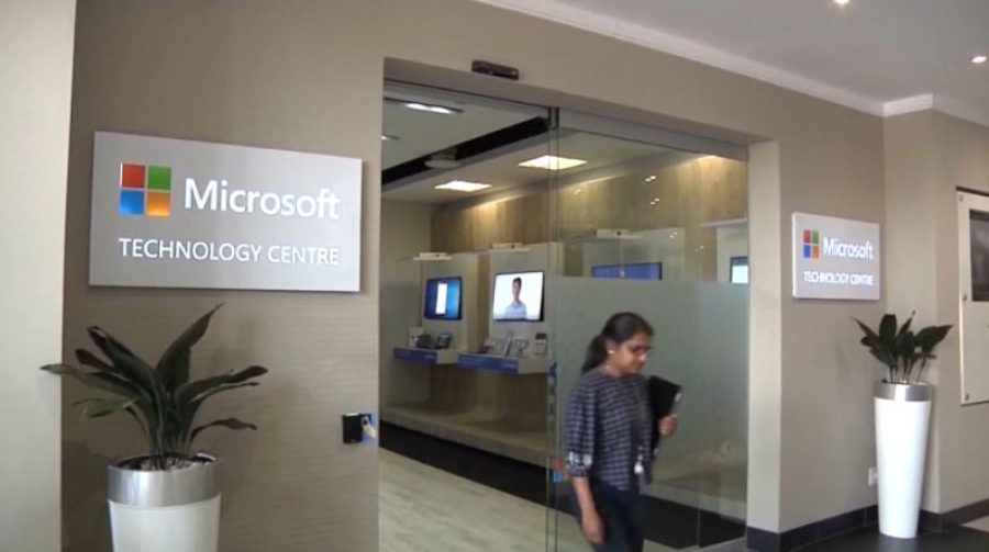 10 тысяч рабочих мест сократили в США из-за ИИ