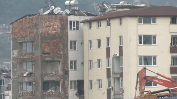 Түркия жер сілкінісінің құрбандарын еске алды