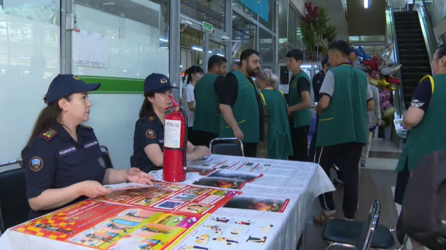 2061 объект торговли состоит на учёте МЧС