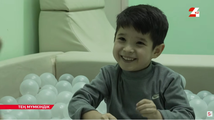 Инклюзивті білім: Шахмарданның алғашқы қадамдары