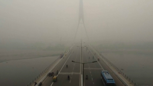 Густой смог окутал столицу Нью-Дели