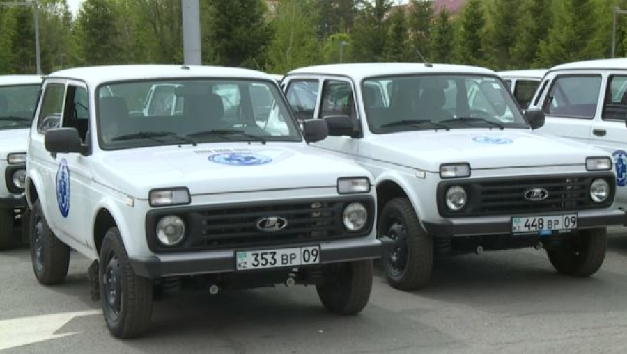 Новые автомобили получили ветстанции Карагандинской области