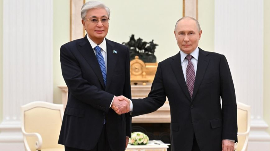Владимир Путин прибыл в Казахстан с госвизитом