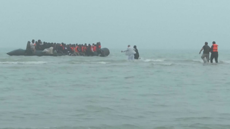 За три дня Ла-Манш пересекли 900 мигрантов