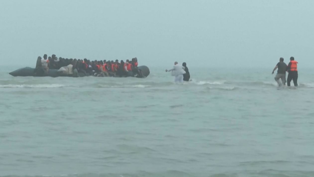 За три дня Ла-Манш пересекли 900 мигрантов