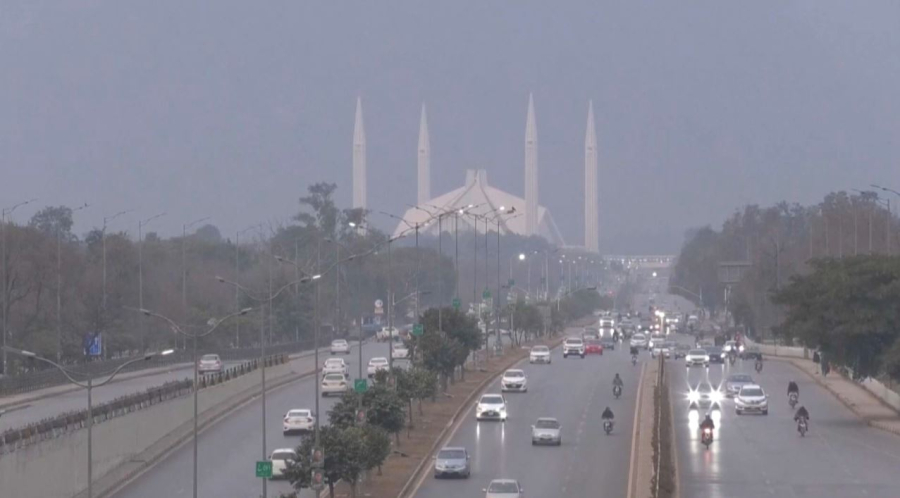 В Исламабаде задействуют 10 тысяч силовиков