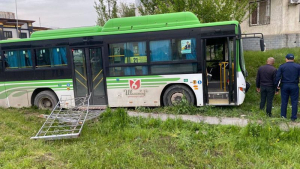 Автобус сбил 6 человек на тротуаре в Шымкенте: четверо погибли
