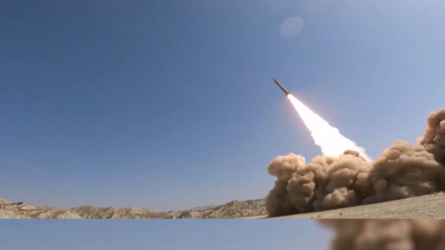 Иранда 1200 шақырымға ұшатын баллистикалық зымыран сынақтан өтті