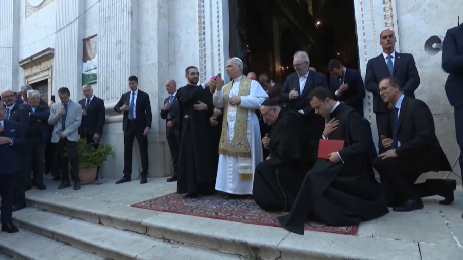 Жаңа Рим Папасы кардиналдарға үндеу жасады