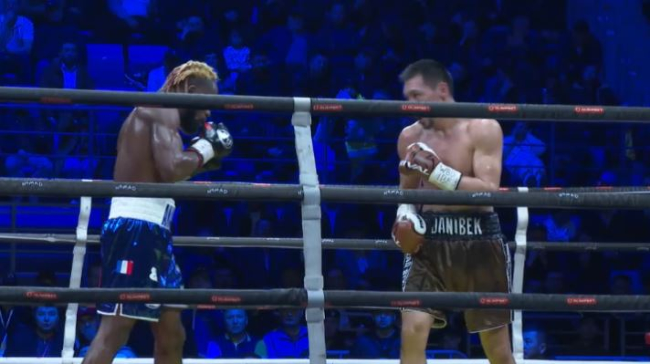 Жанибека Алимханулы включили в топ-20 лучших боксёров мира