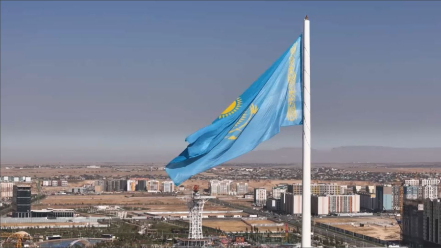 No comment: көк байрағымыз көкте желбіреді
