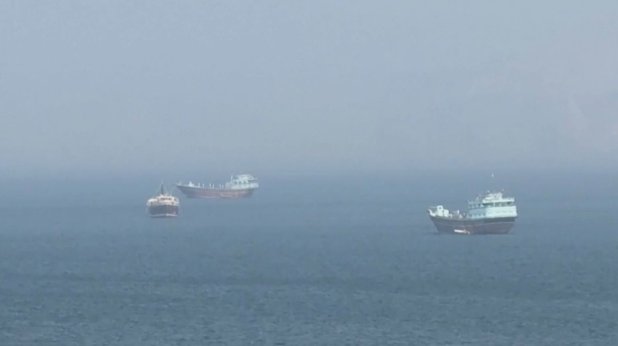 Қытай Ормуз бұғазын жаппауға шақырады