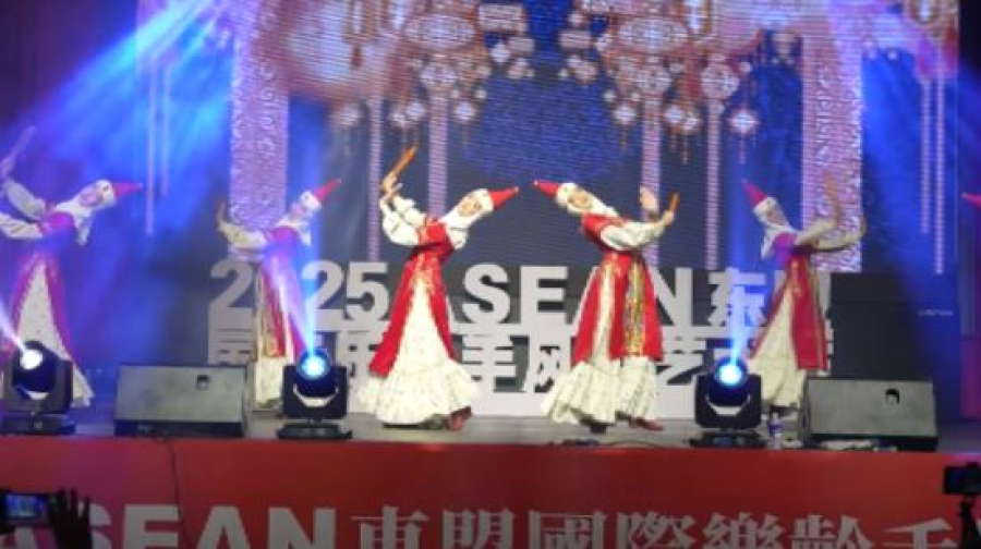 «Gulder» ансамблі Малайзияда өнер көрсетті