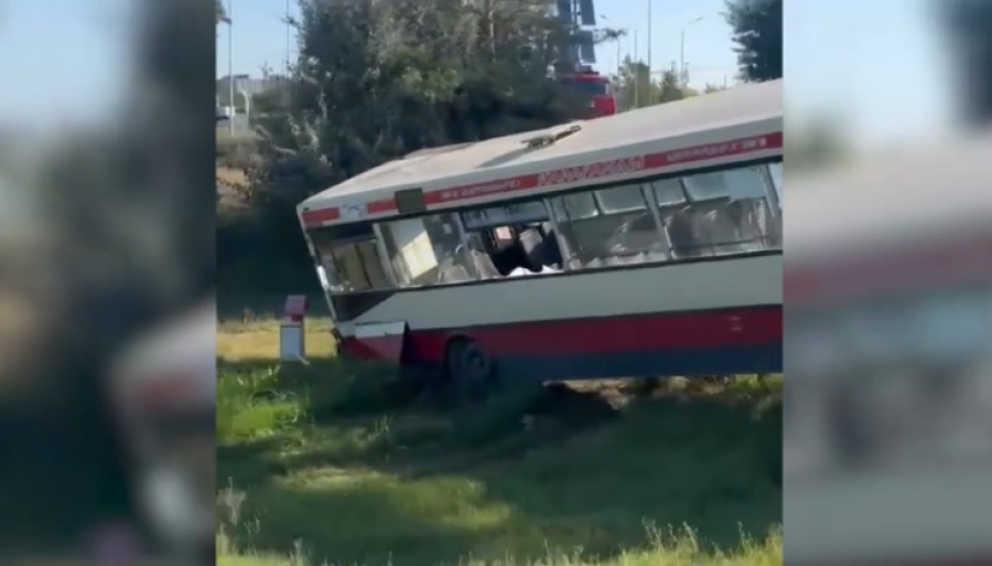 ДТП с автобусом в Астане: двое граждан Китая находятся в больнице