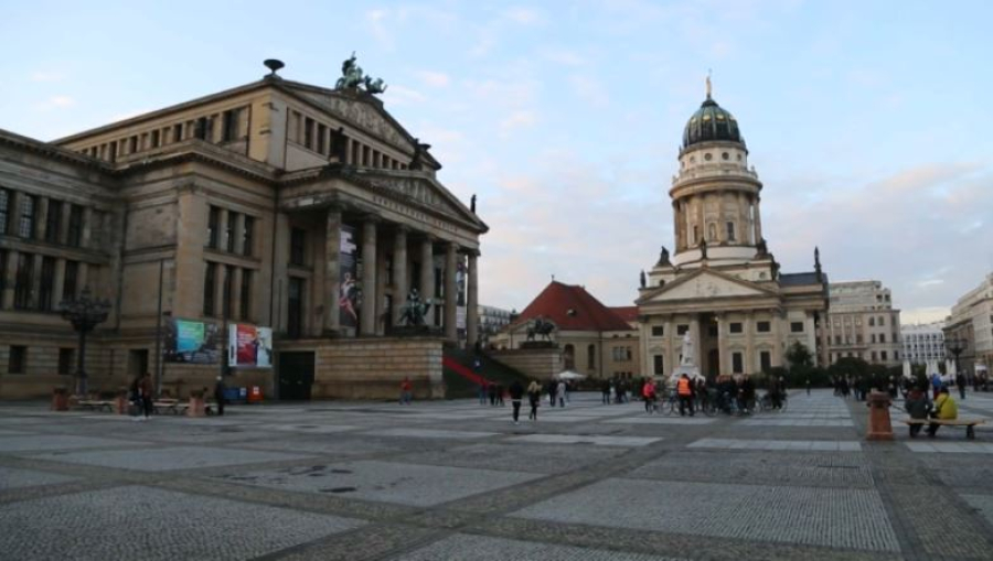 Власти Германии обсуждают возможность запрета мобильных устройств в школах