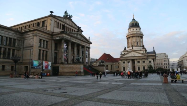 Власти Германии обсуждают возможность запрета мобильных устройств в школах