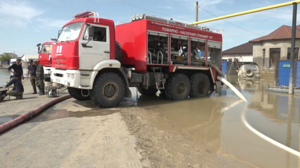 1,2 млн кубометров воды откачали в затопленных микрорайонах Кульсары