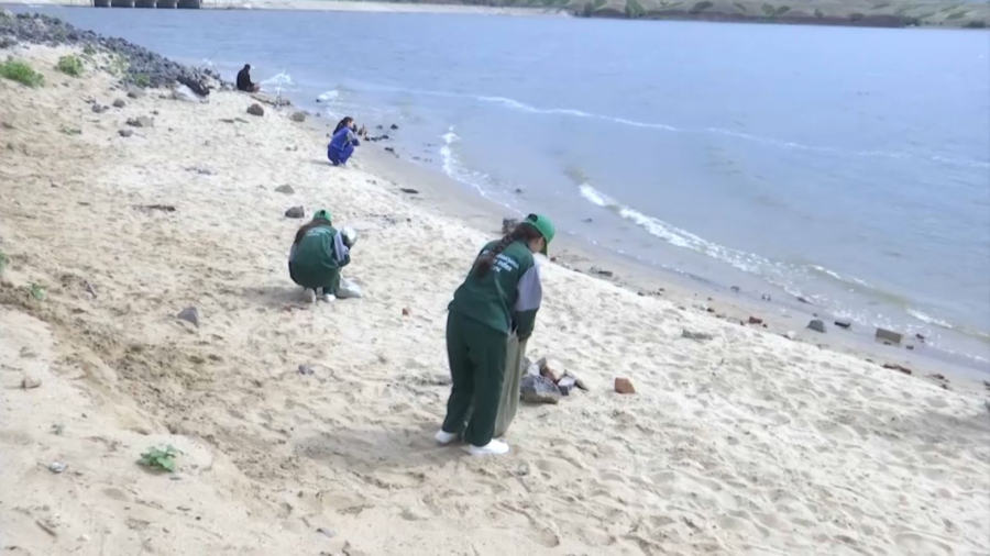 Ақтөбе жастары су айдынының жағалауын тазартты