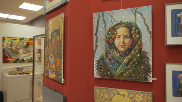 Картины казахстанского художника представили на выставке в Берлине