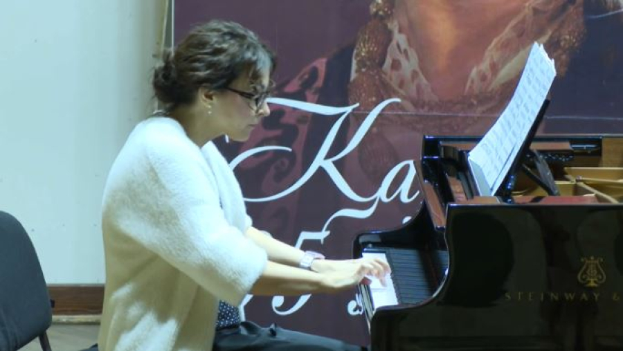 Конкурс вокалистов открылся в Алматы