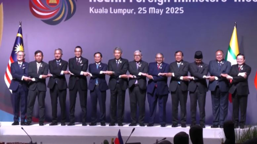 Главы МИД стран АСЕАН провели встречу по подготовке саммита в Куала-Лумпуре