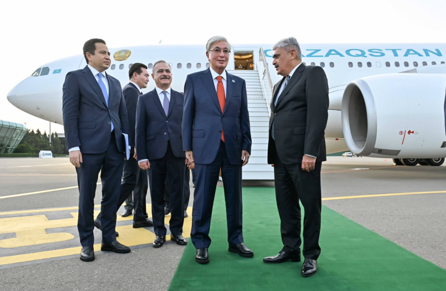 Президент Казахстана прибыл с рабочим визитом в Баку