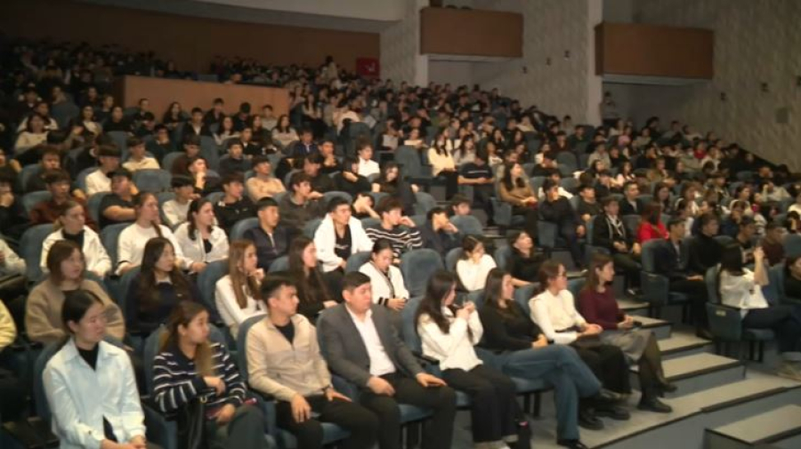 Молодёжь Алматы знакомится с выдающимися казахстанцами