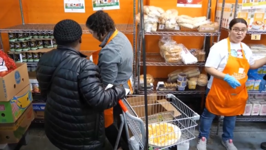 Суд обязал администрацию Трампа профинансировать выплаты