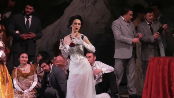 Мария Мудряк выступила в «Травиате» на сцене Astana Opera