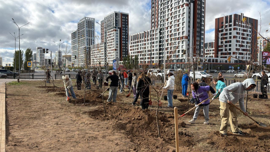 Около 50 тысяч человек приняли участие в масштабной экологической акции в Астане