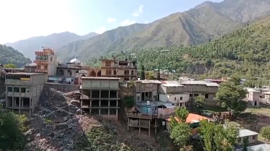 Теракт в Кашмире: Индия закрывает границу с Пакистаном