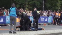 Табиғат қорғаушылар Берлин марафоны кезінде наразылық акциясын өткізді