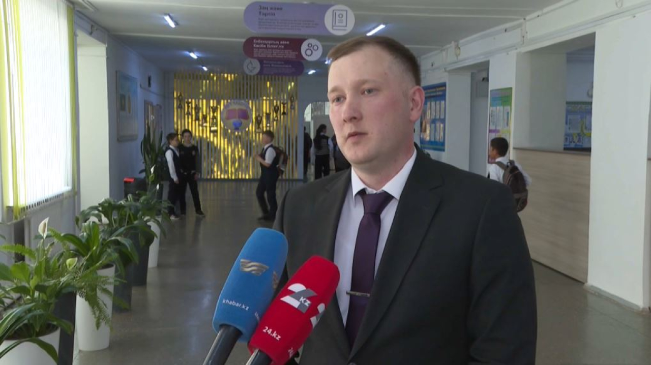 Историк-билингв обучает актюбинских школьников на двух языках