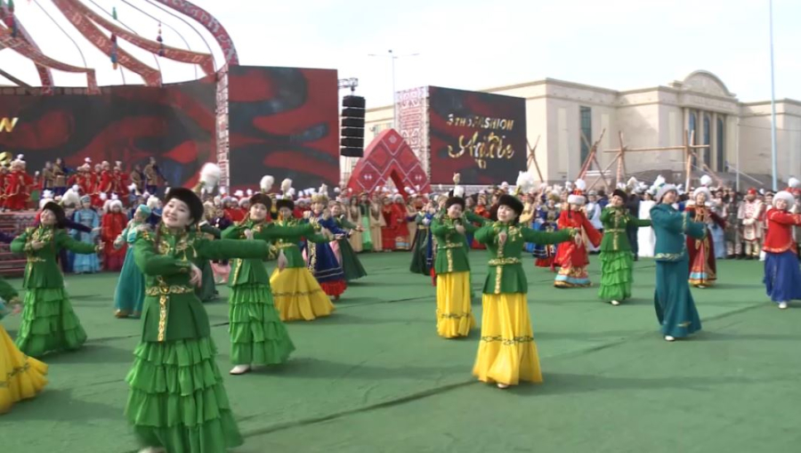 Ақтөбеде ұлттық киім фестивалі ұйымдастырылды
