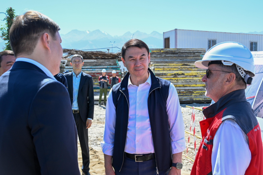 Аким Алматы ознакомился со строительством новых станций метро