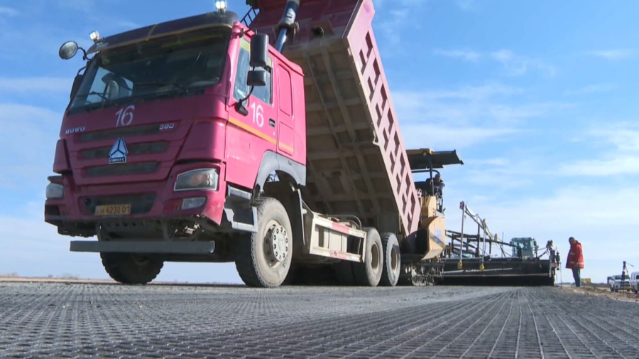 Абай облысында 834 шақырым жолға асфальт төселеді