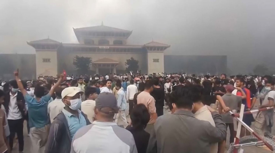 Число жертв беспорядков в Непале достигло 72