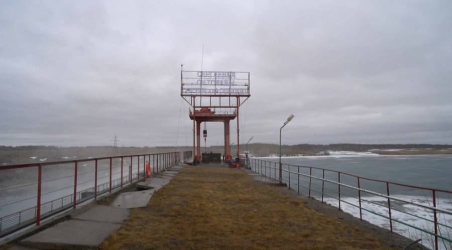 Перелив через гребень зафиксировали на Сергеевском водохранилище