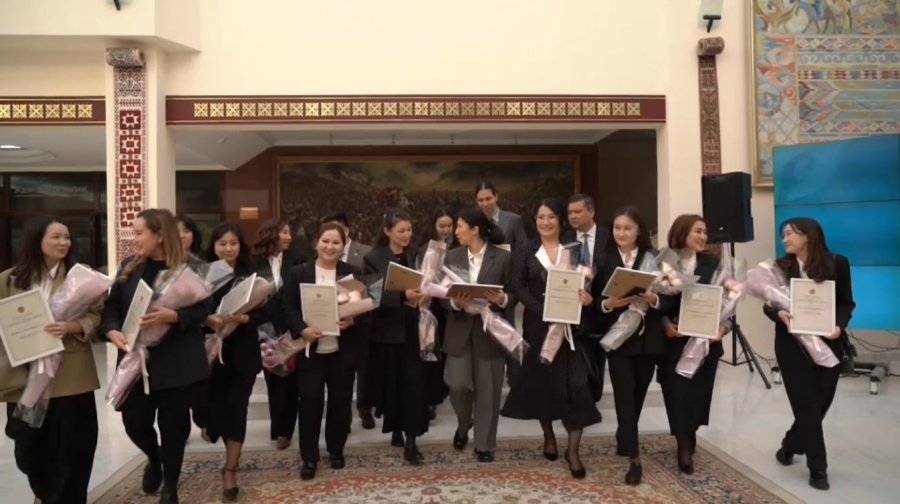 Квартиры получили молодые учёные Казахстана