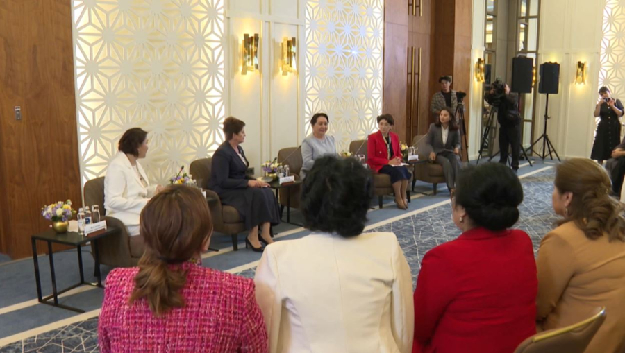 Астанада Қазақстан мен Өзбекстанның көшбасшы әйелдері бас қосты