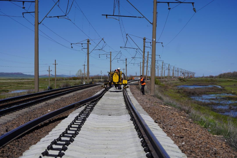В Казахстане отремонтировано более 1000 км железнодорожных путей