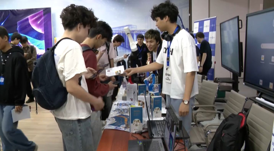 Алматыда жас таланттар AI-хакатонға жиналды