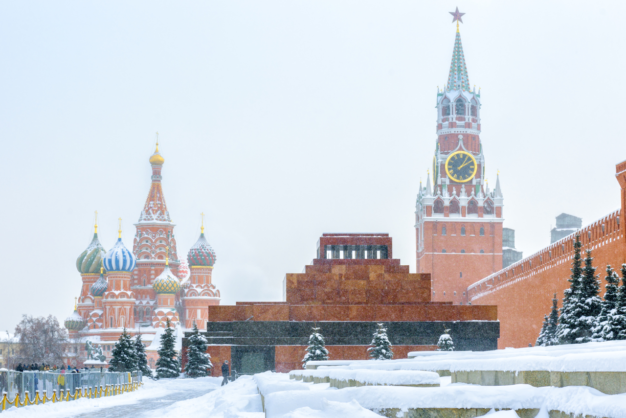 В Москве выпал снег: почти 150-летний рекорд по объему осадков