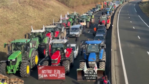 Протестующие фермеры готовятся к осаде Парижа
