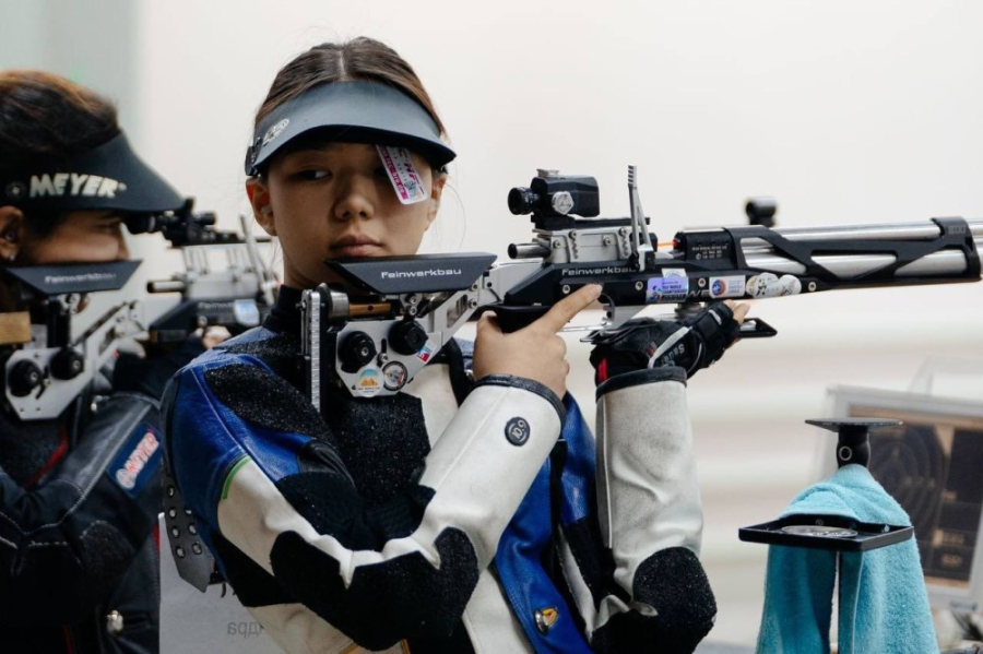 Стрелки Александра Ле и Ислам Сатпаев вошли в топ-10 на ЭКМ в Аргентине