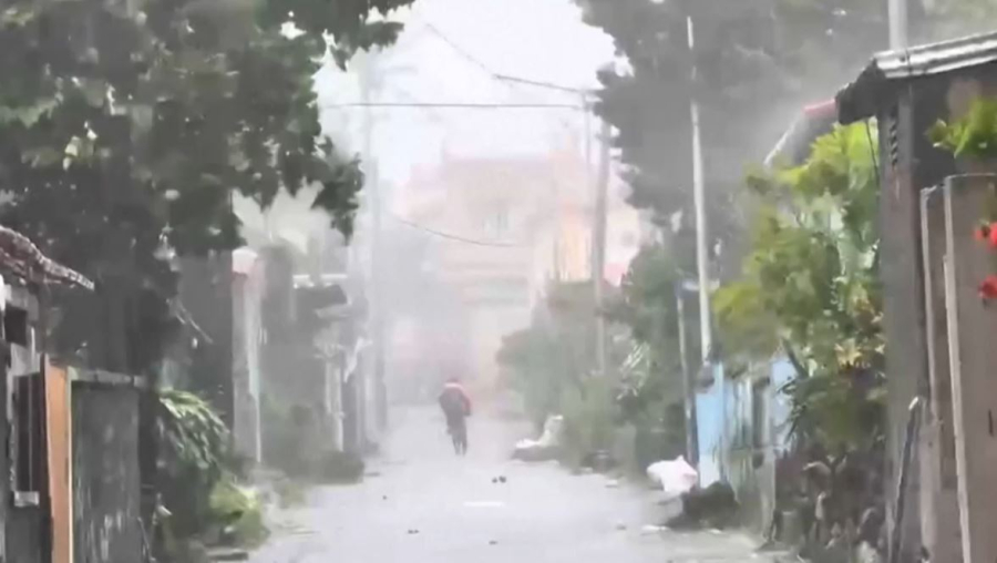 Филиппинде дүлей дауылдан бір адам қаза тапты