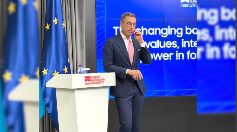 Финляндия Президенті студенттерге дәріс өткізді