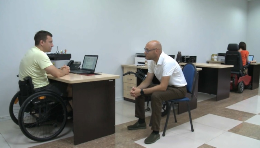 15 тысяч казахстанцев с инвалидностью получили помощь в трудоустройстве